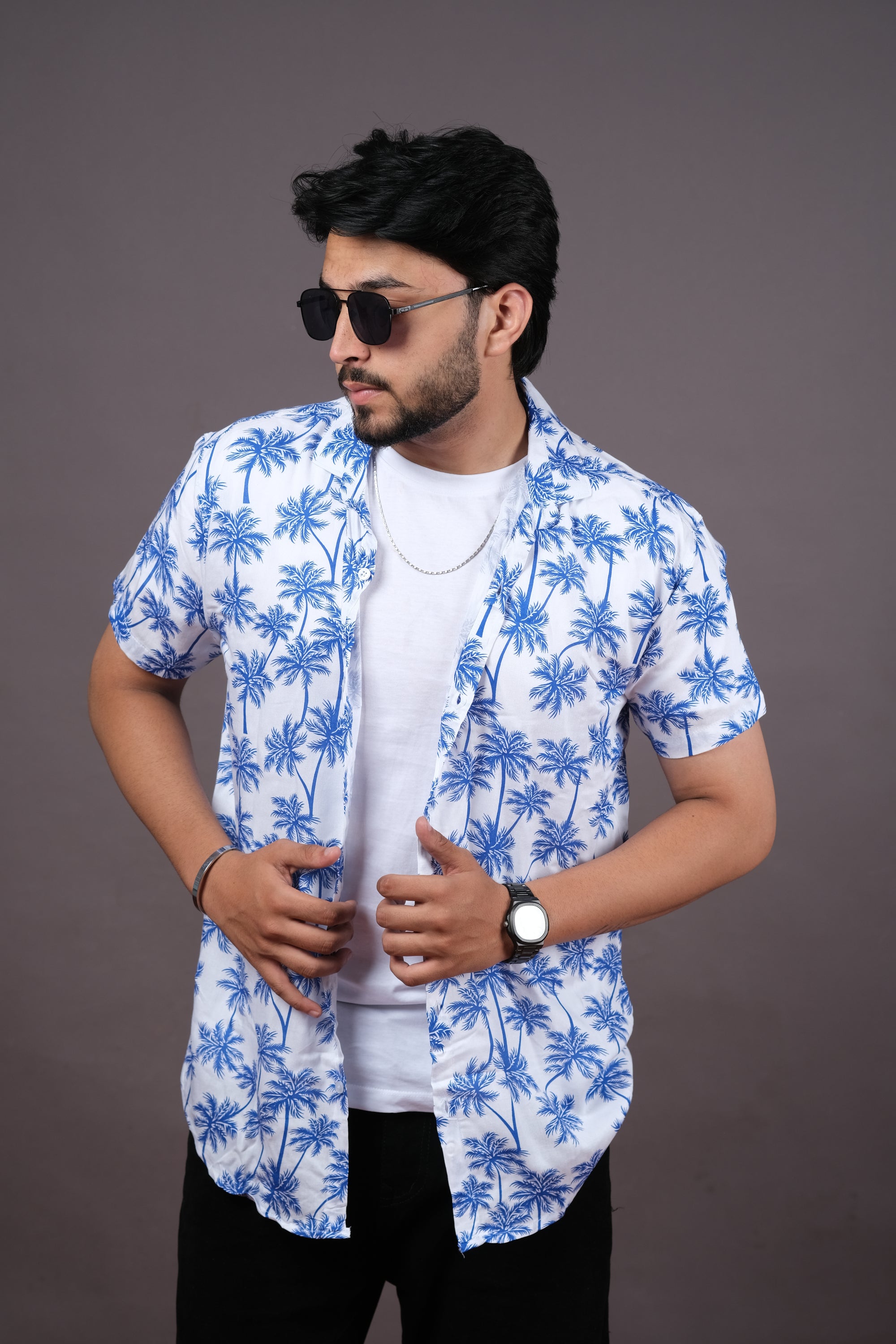Stylish White Tropical Print Shirt for Men