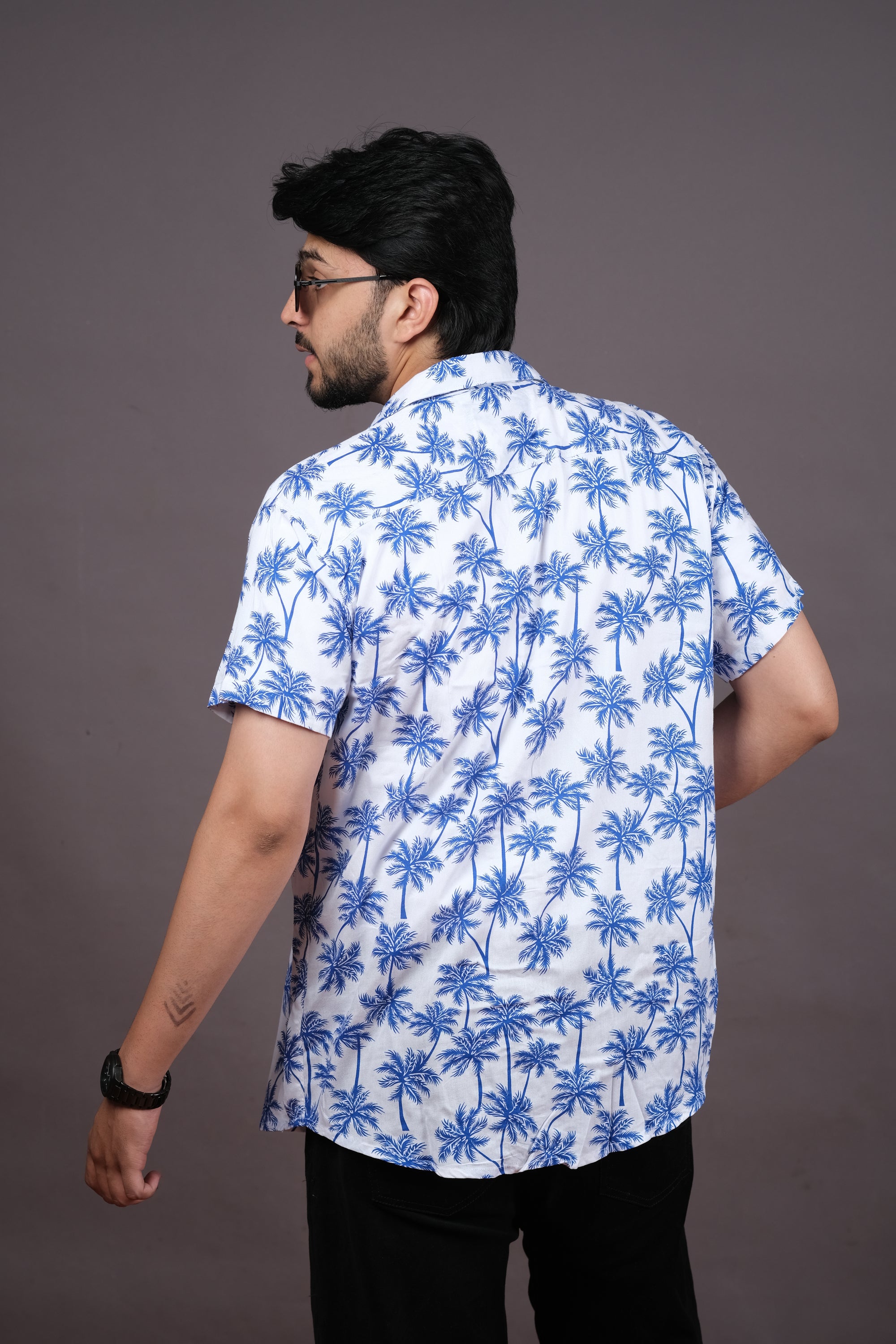 Stylish White Tropical Print Shirt for Men