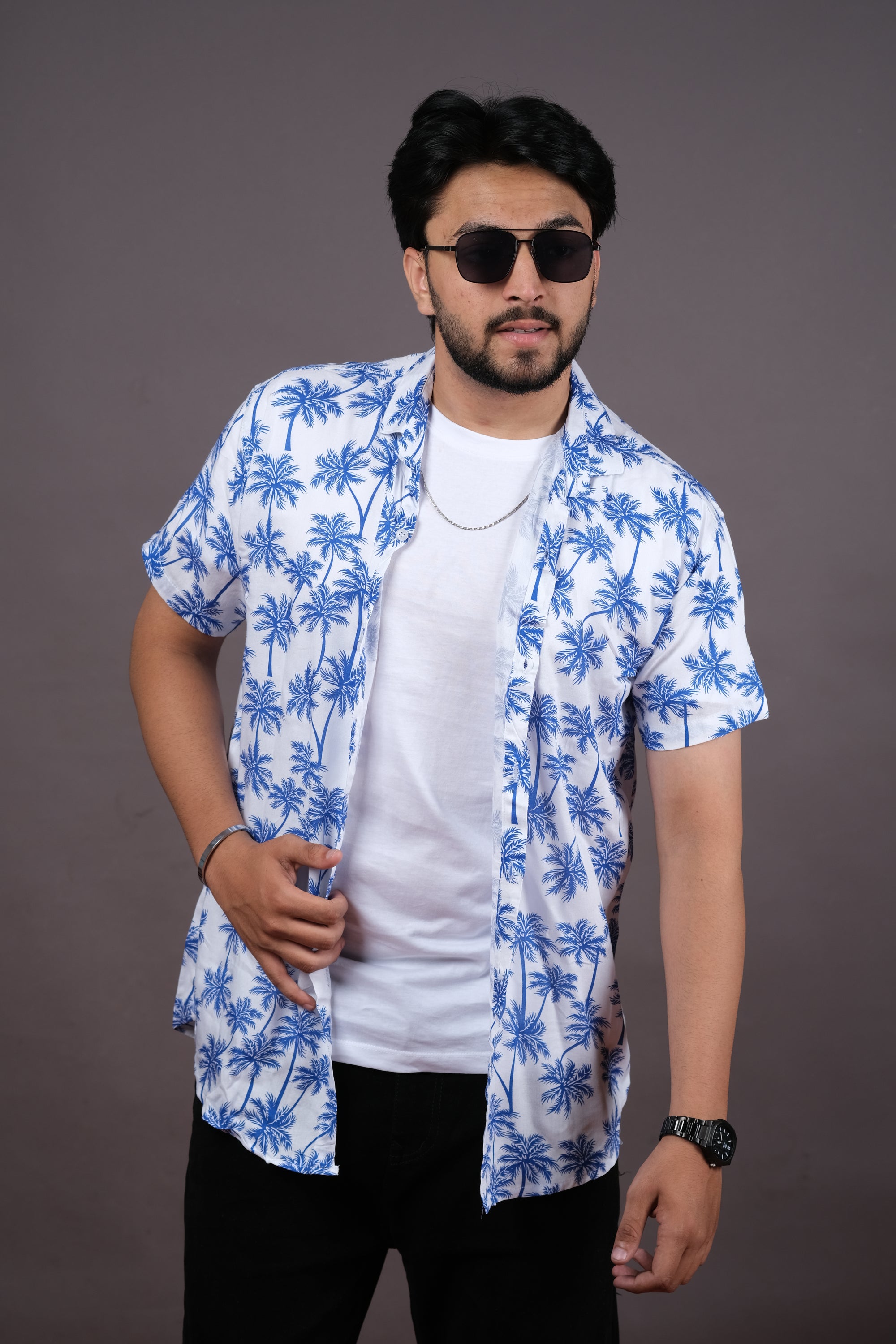 Stylish White Tropical Print Shirt for Men