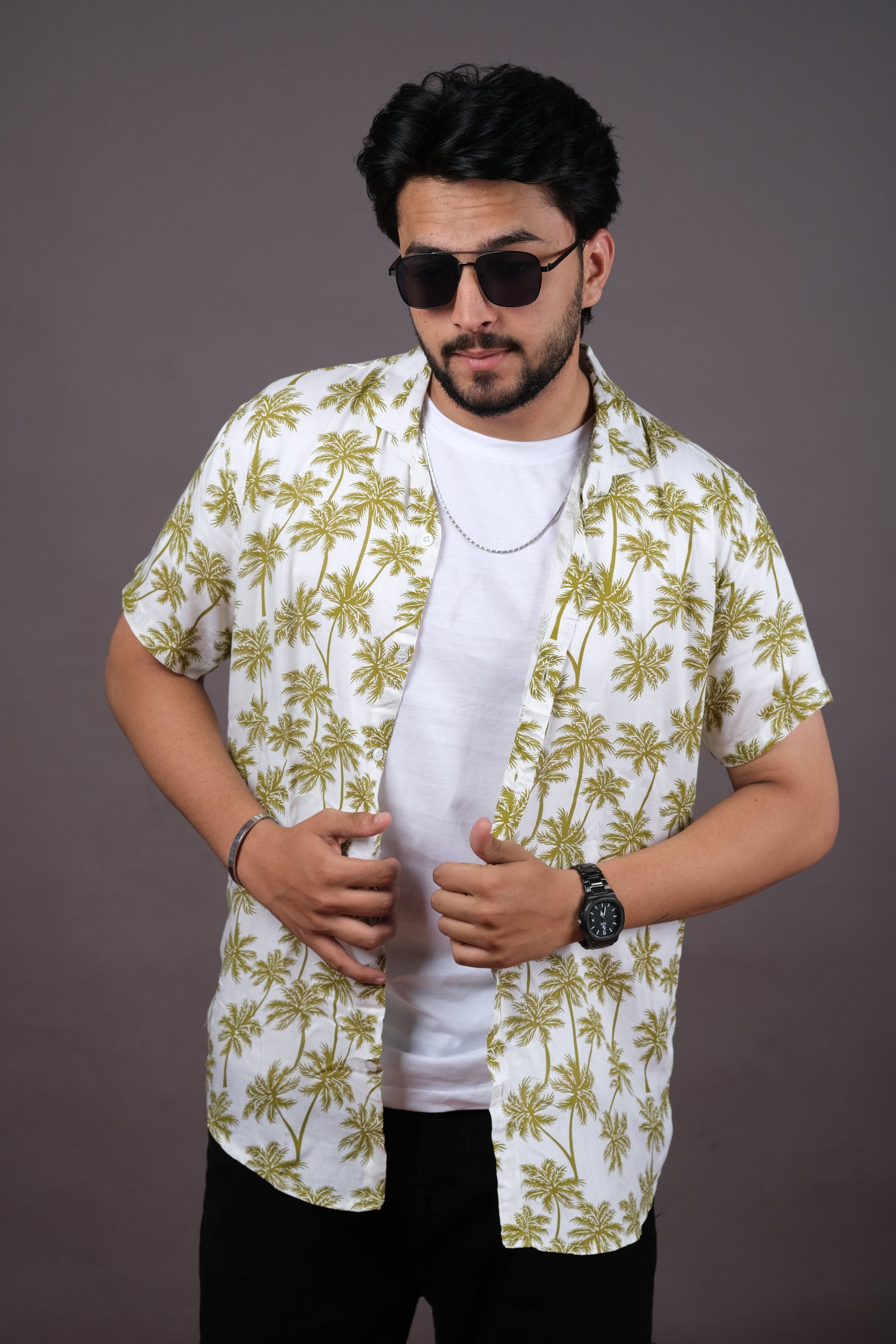 Stylish White Tropical Print Shirt for Men