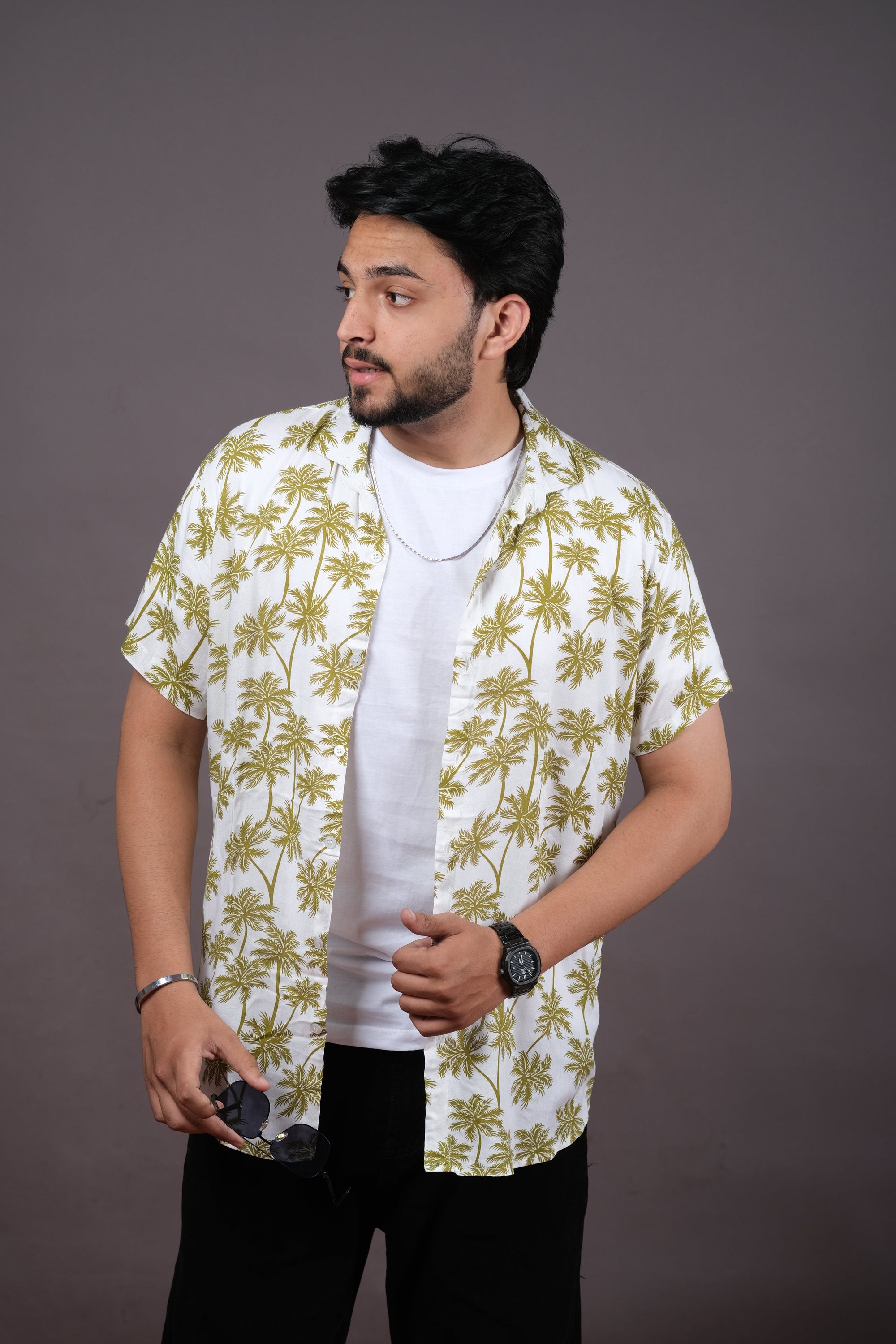 Stylish White Tropical Print Shirt for Men