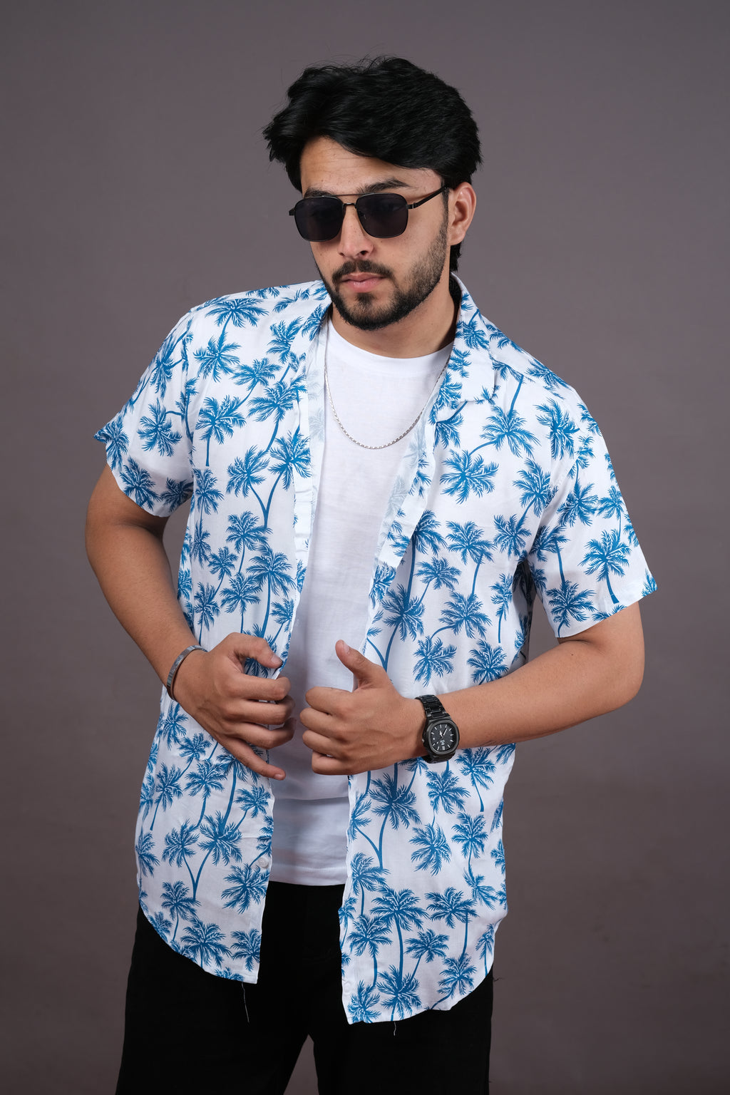 Stylish White Tropical Print Shirt for Men